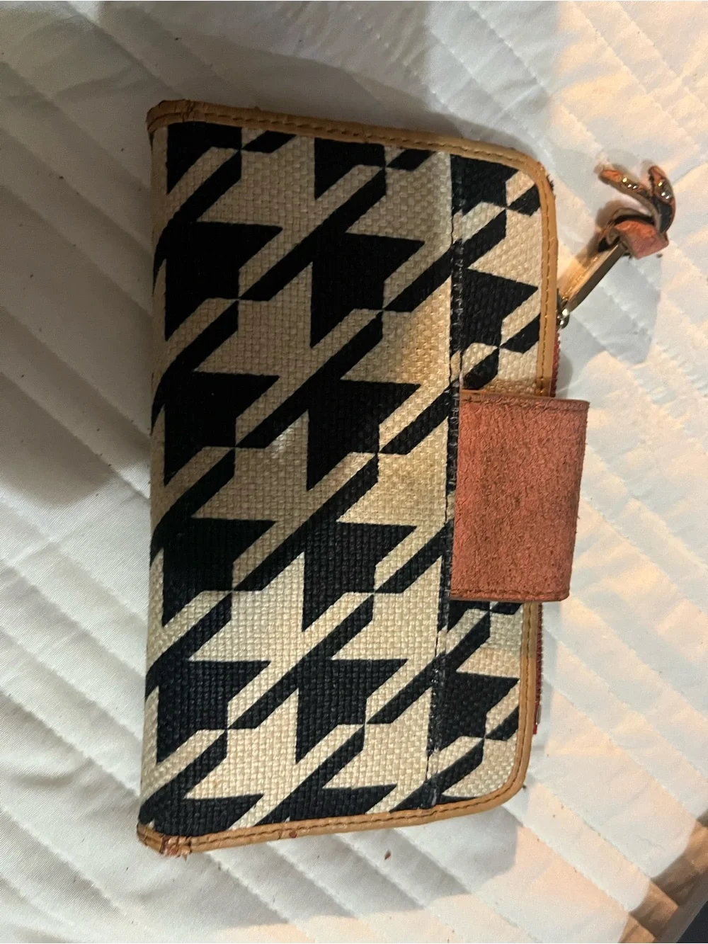 Spartina 449 Black & Cream Houndstooth Turn-Lock Wallet with Tan Strap